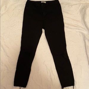 Black skinny jeans.